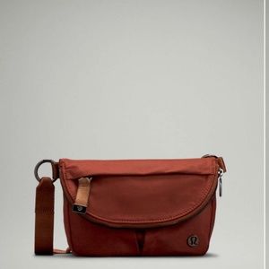 Lulu lemon all night festival bag 2 L